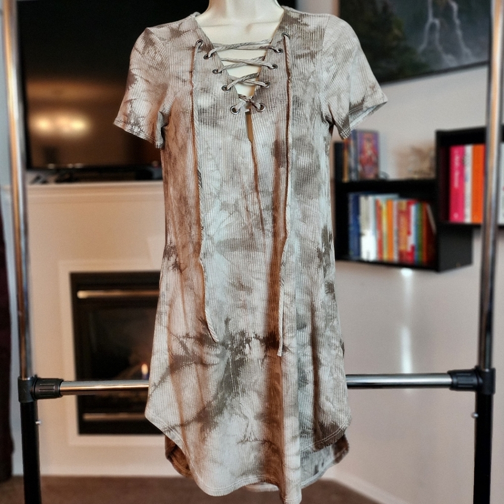 Heart & hips lace-up front burnout tunic or dress Size M